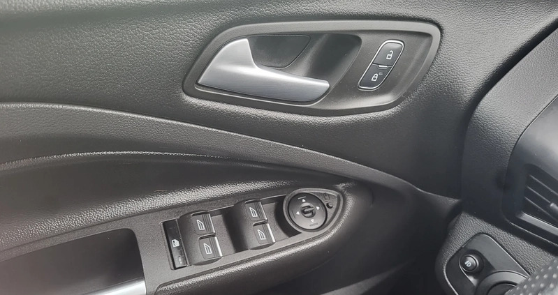 Ford Kuga cena 101900 przebieg: 106000, rok produkcji 2019 z Krynki małe 352